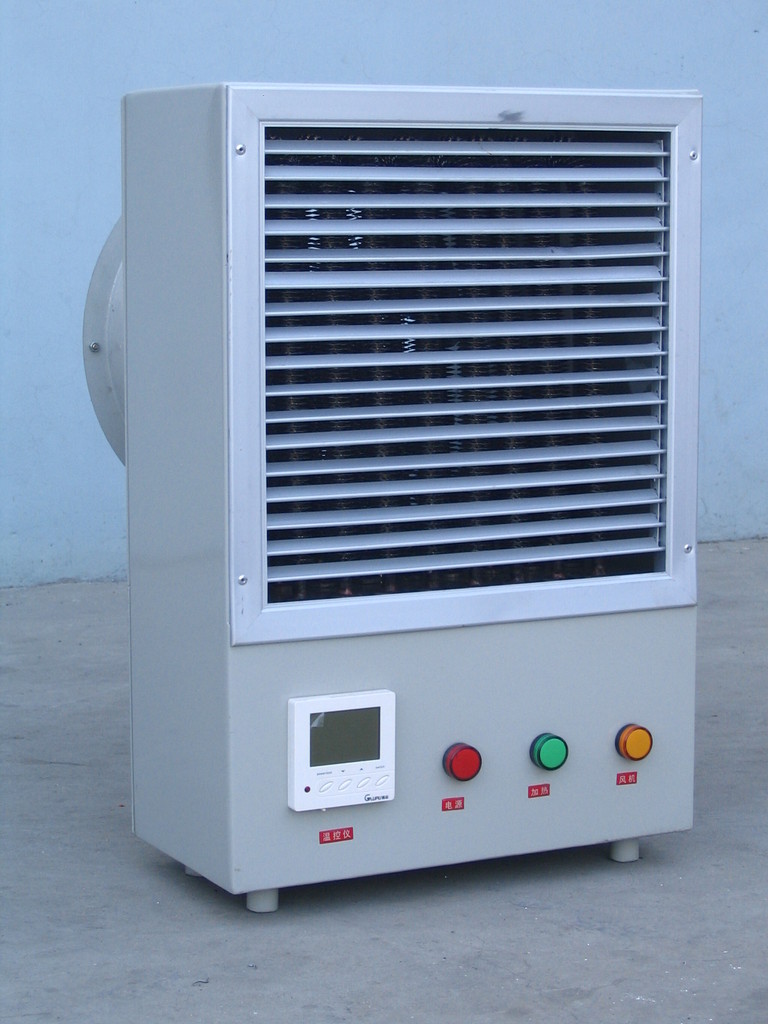 外壳组件与出风组件围合形成镂空区域