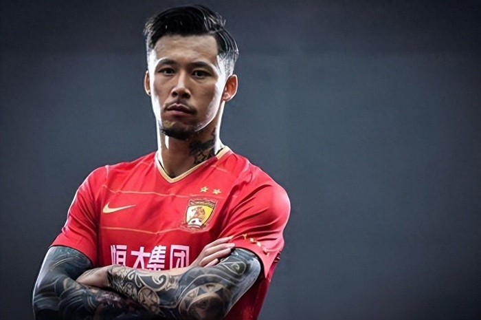 斯卢茨基执教申花面临多重挑战 足协杯成关键突