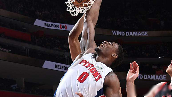 东契奇创历史纪录 詹姆斯超越贾巴尔登顶